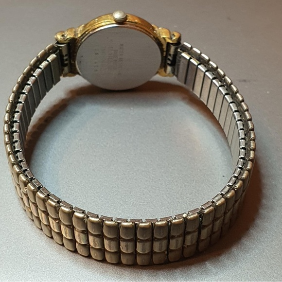 🦋 Vintage Seiko Quartz Goldtone/Black Stainless Steel Women's Watch - Picture 2 of 3